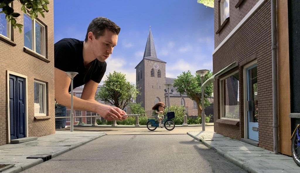 Raymon Wittenberg aan het werk als stop motion artist - afbeelding interview BrightPensioen